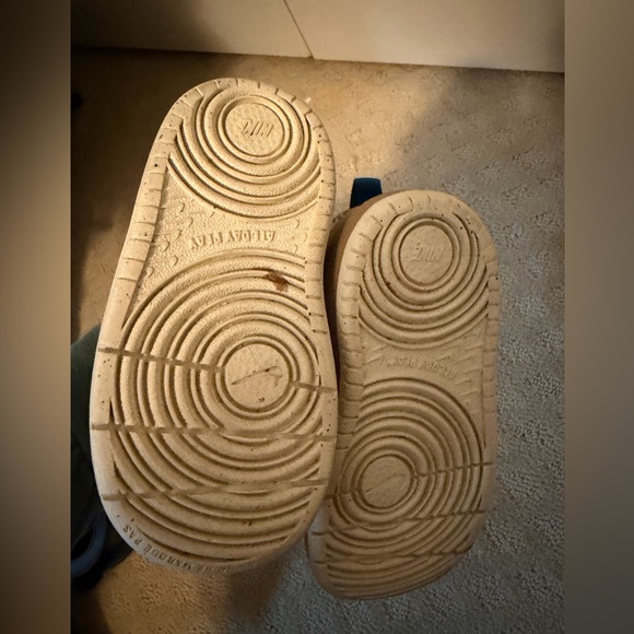 Nike Kids Tan High Rise Shoes - Picture 4 of 5